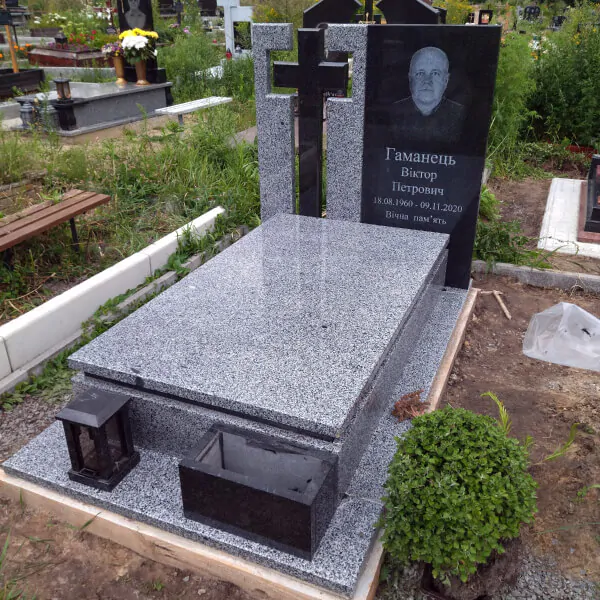 Як оновити пам’ятник на цвинтарі