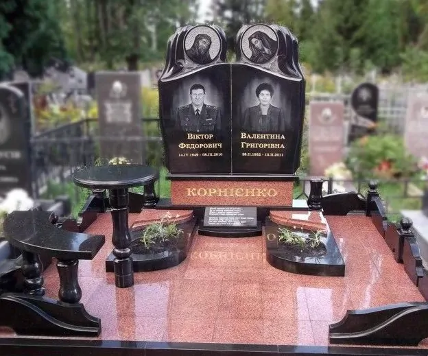 Комплекс на могилу