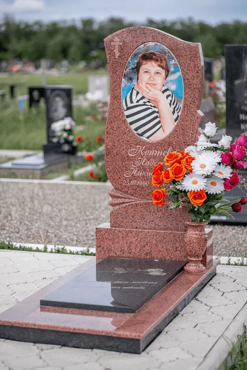 Пам’ятник на могилу бабусі