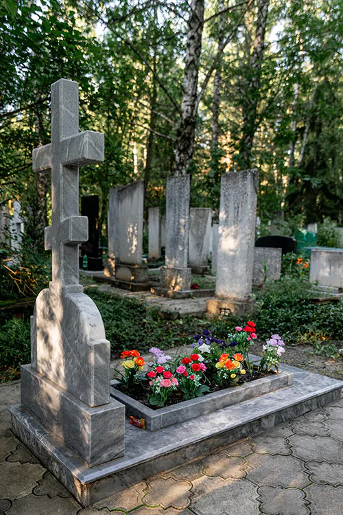 Що робити з хрестом після встановлення памятника
