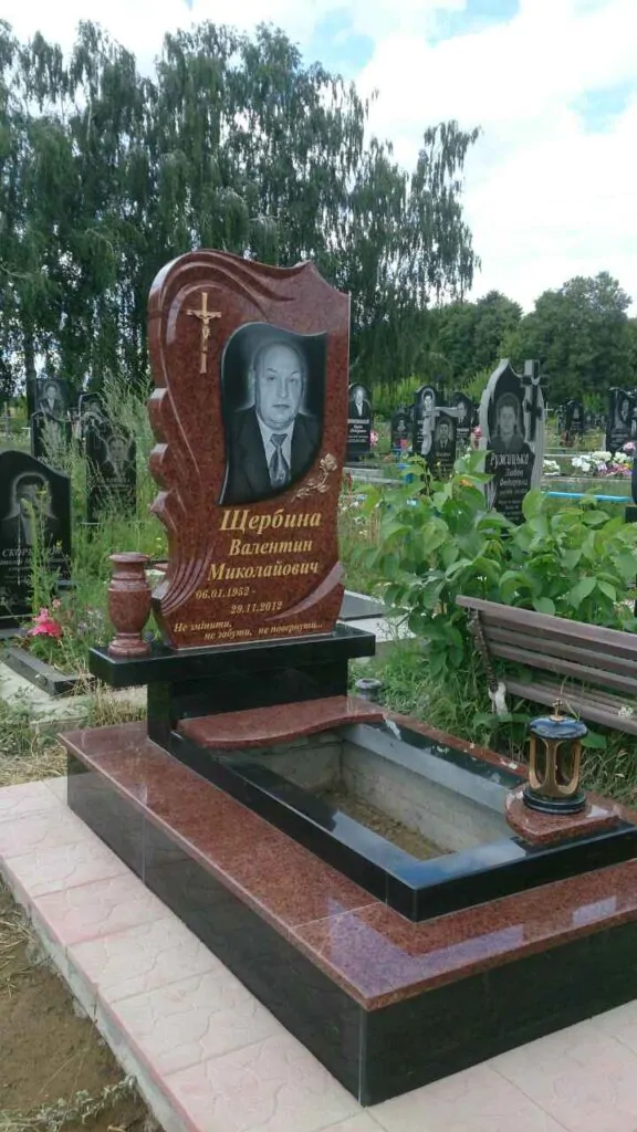 Одинарний пам’ятник на могилу