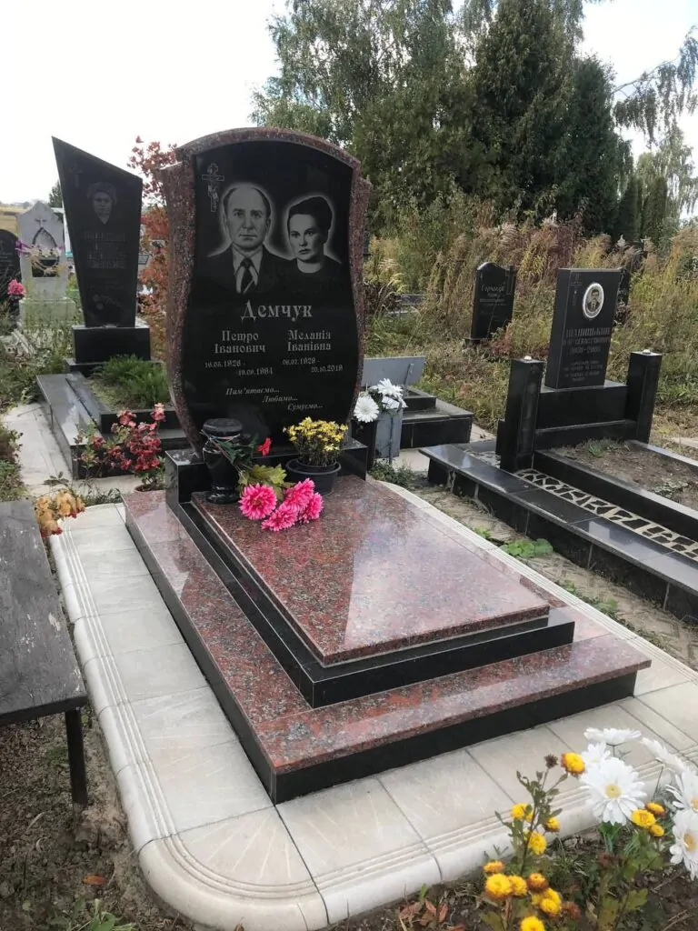 Якісні пам’ятники на могилу